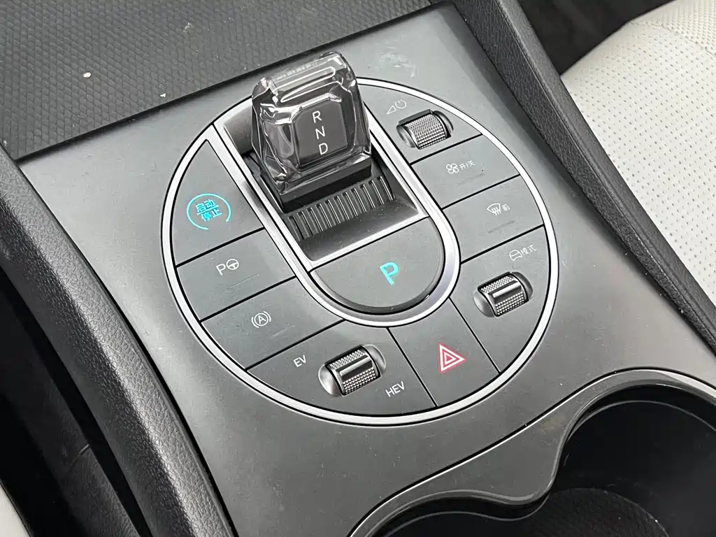 BYD Seal 05 DM-i 2025 — фото 18