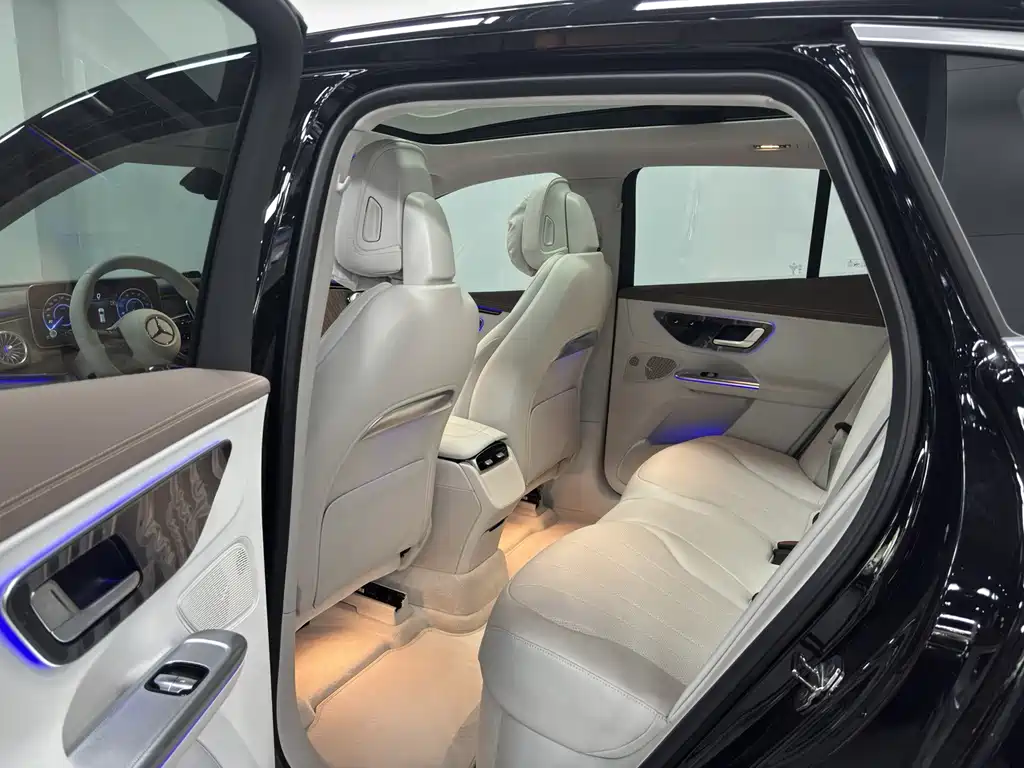 Mercedes-Benz EQE SUV 2026