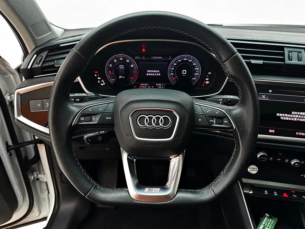 Audi Q3 2022 — фото 20