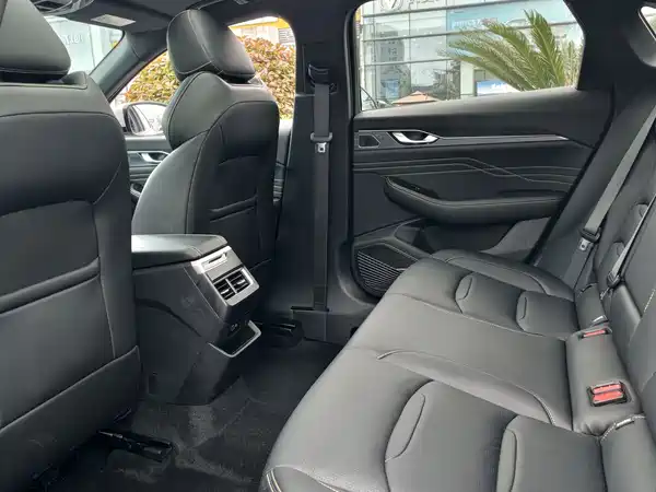 Geely Xingrui 2023