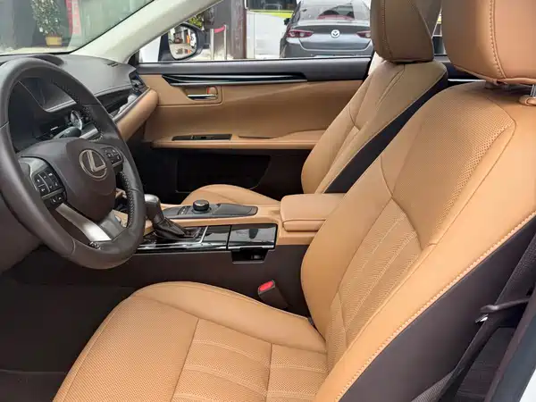 Lexus ES 2017