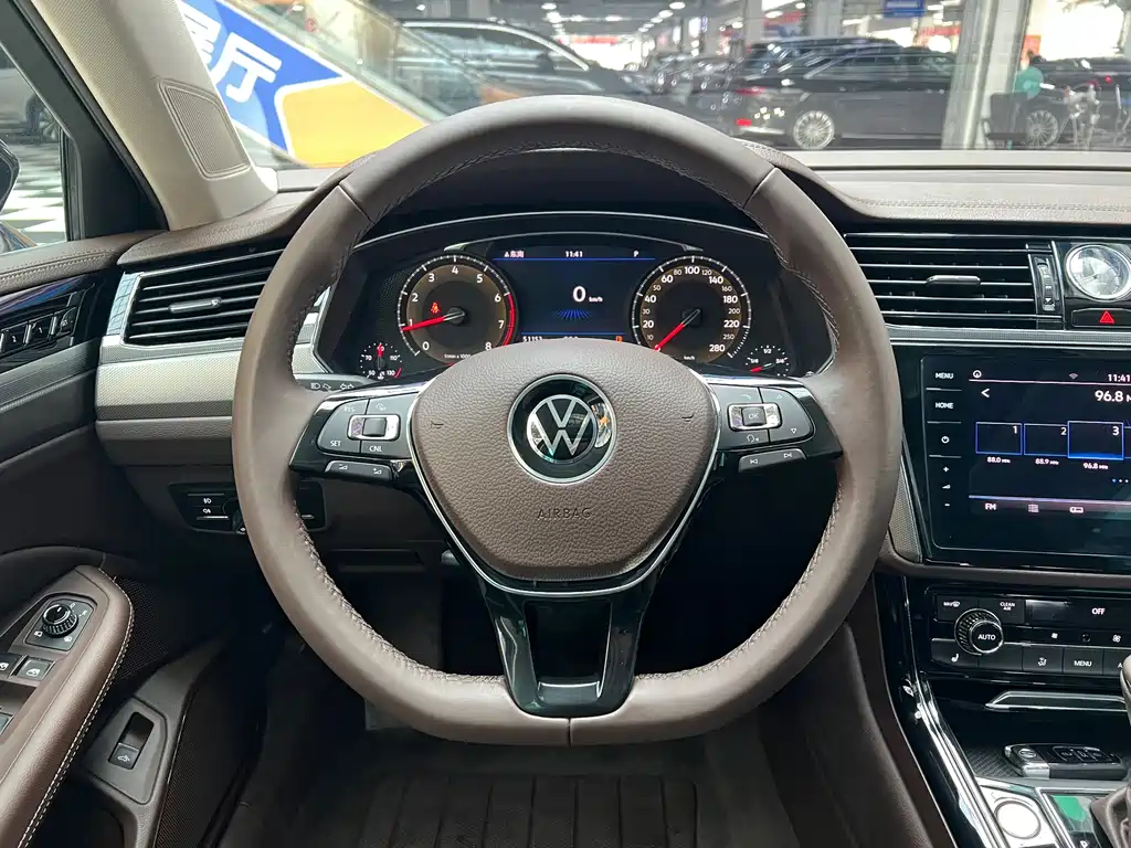 Volkswagen Phideon 2021 — фото 13