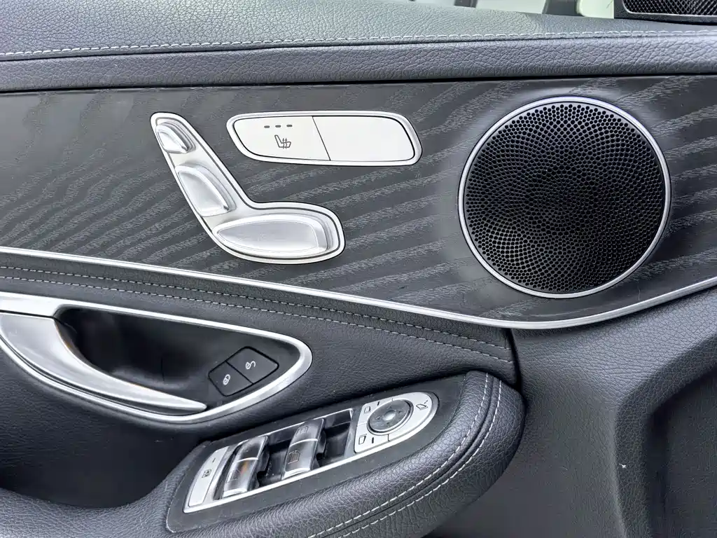 Mercedes-Benz C-Class 2019 — фото 19