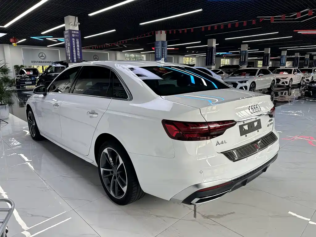 Audi A4L 2020