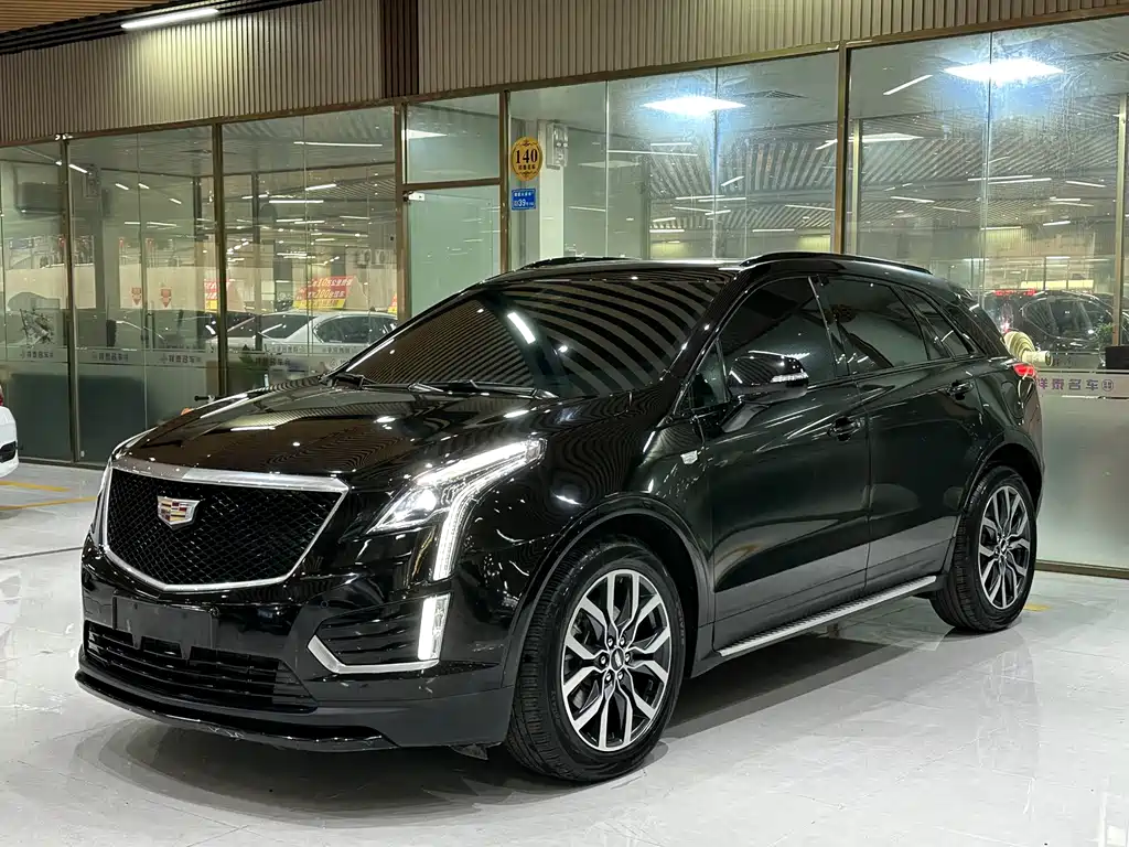 Cadillac XT5 2021 — фото 1