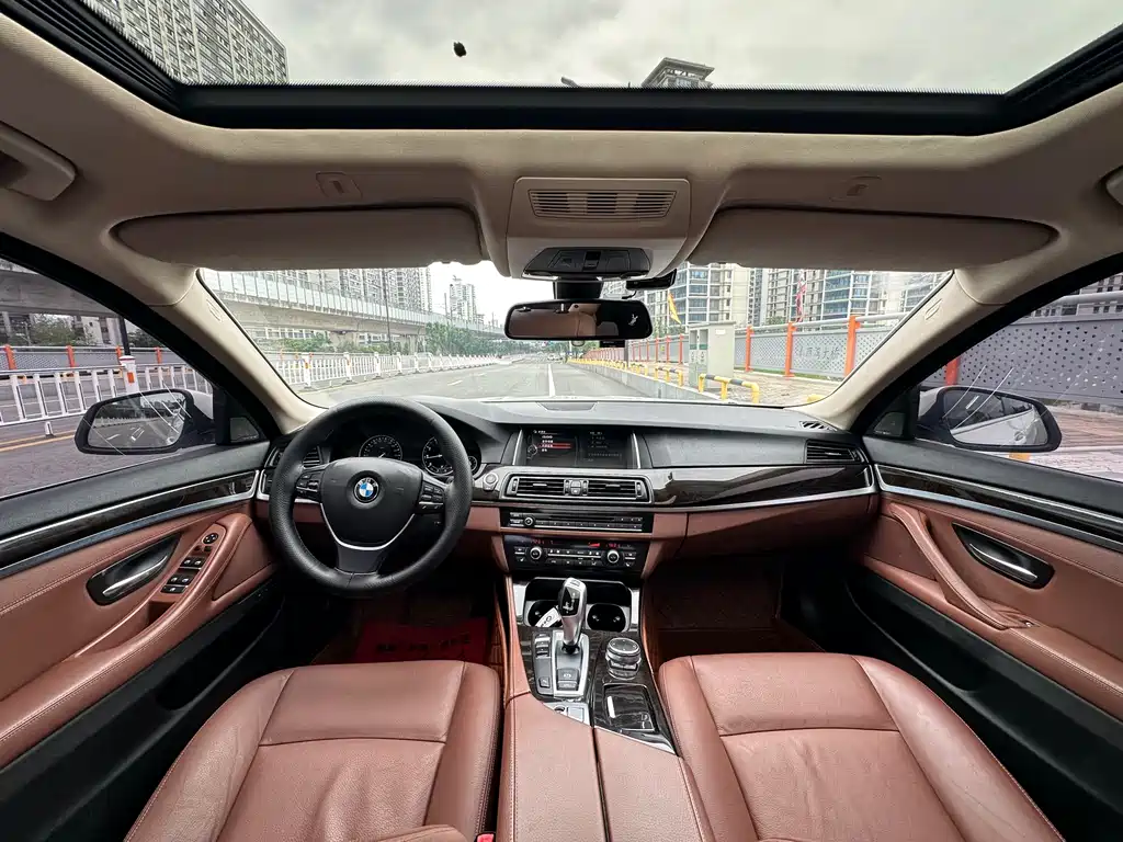 BMW 5 Series 2015 — фото 8