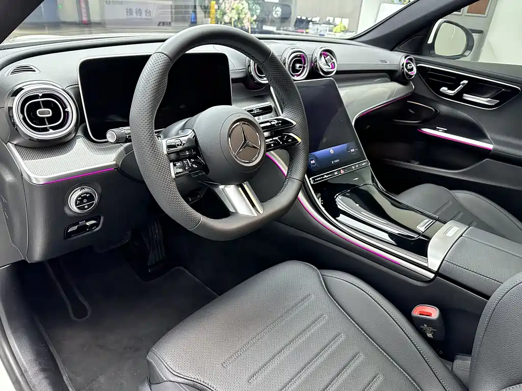 Mercedes-Benz C-Class 2024 — фото 13