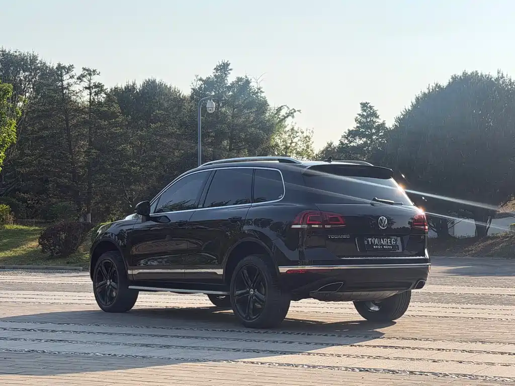 Volkswagen Touareg 2018 — фото 22