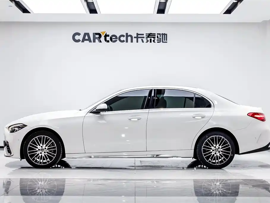 Mercedes-Benz C-Class 2024