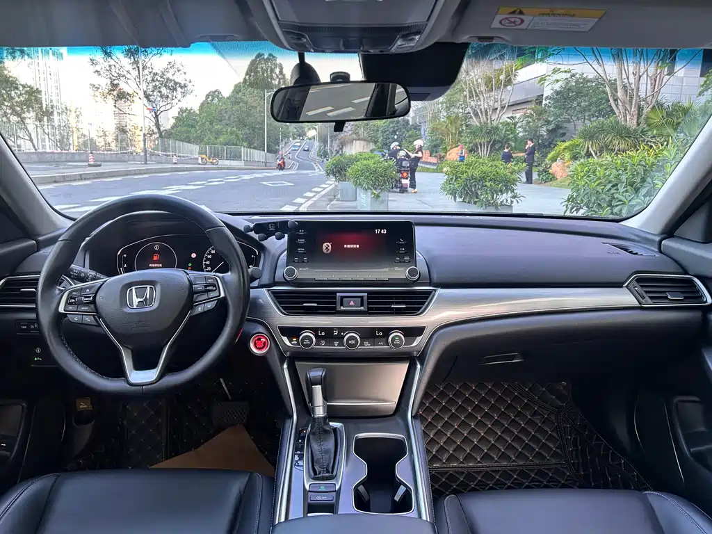 Honda Accord 2020 — фото 16