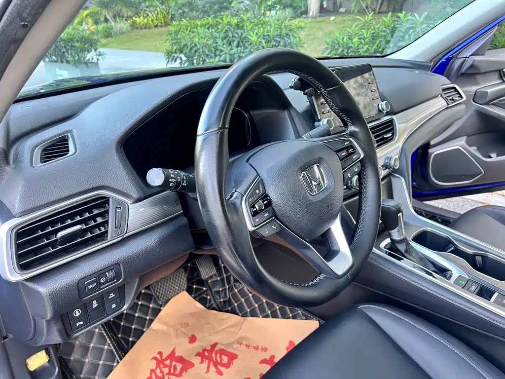 Honda Accord 2020 — фото 10