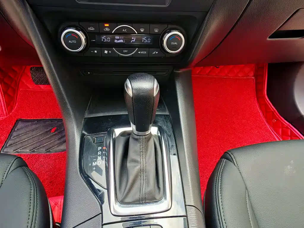 Mazda 3 Axela 2016 — фото 14