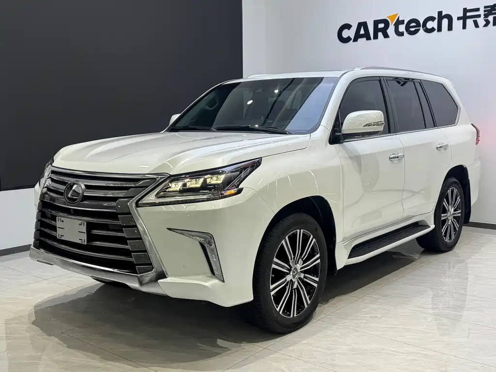 Lexus LX 2022 — фото 1