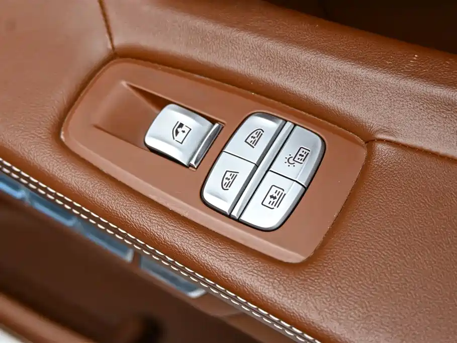 BMW 7 Series 2018 — фото 30