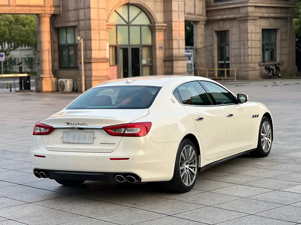 Maserati Quattroporte 2019 — фото 11