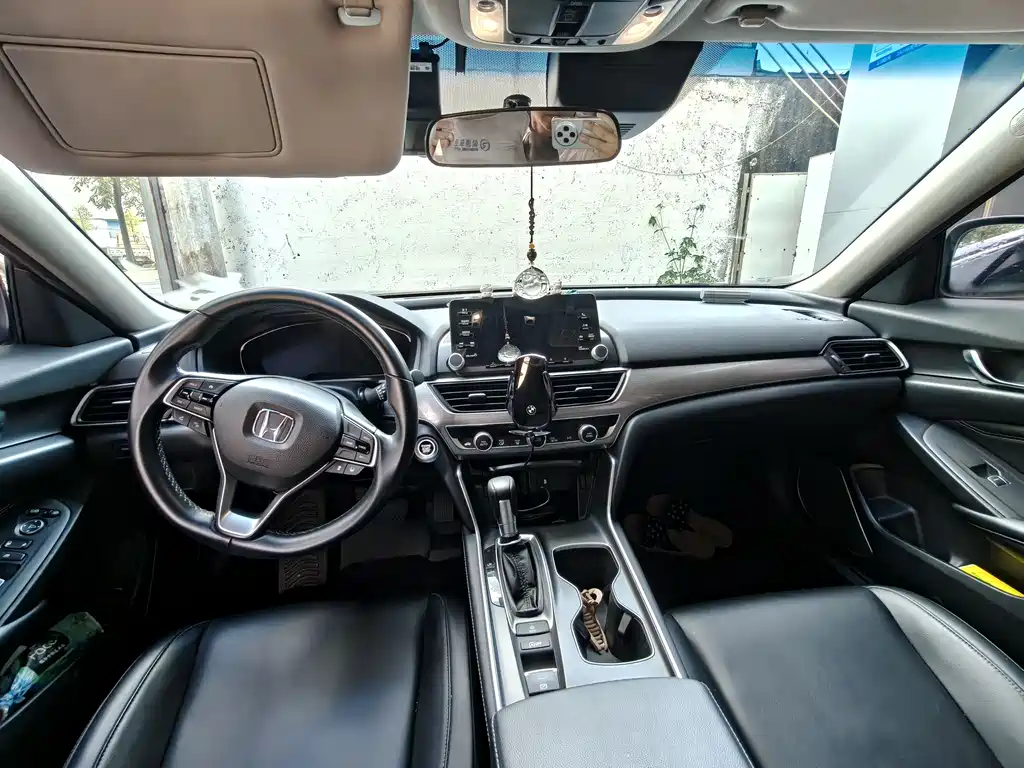 Honda Accord 2018 — фото 9