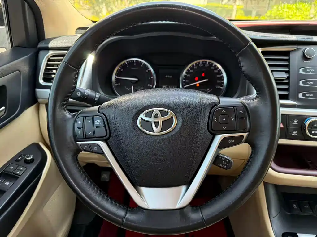 Toyota Highlander 2017 — фото 11
