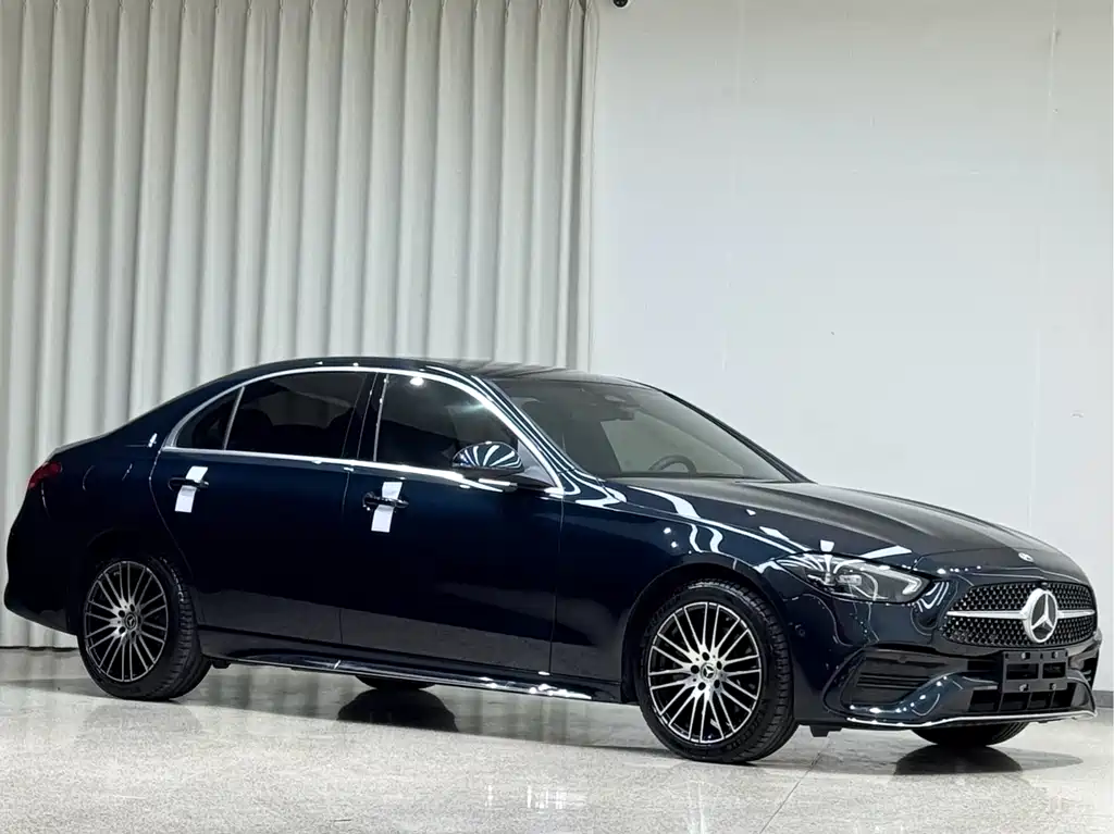 Mercedes-Benz C-Class 2023 — фото 3