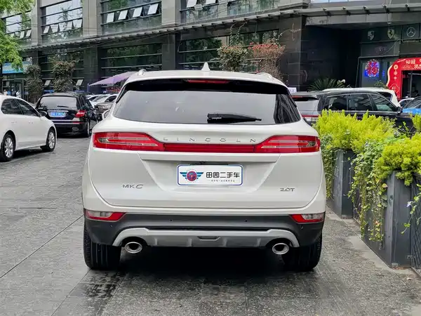 Lincoln MKC 2017