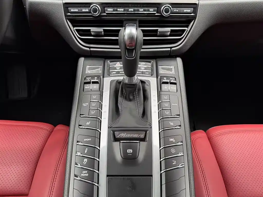 Porsche Macan 2021 — фото 11