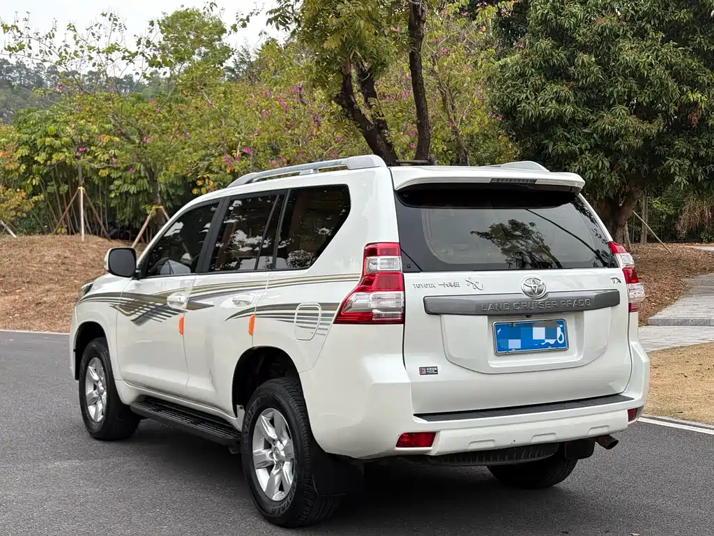 Toyota Prado 2015 — фото 7