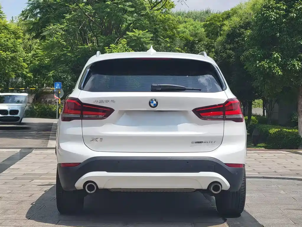 BMW X1 2021 — фото 8