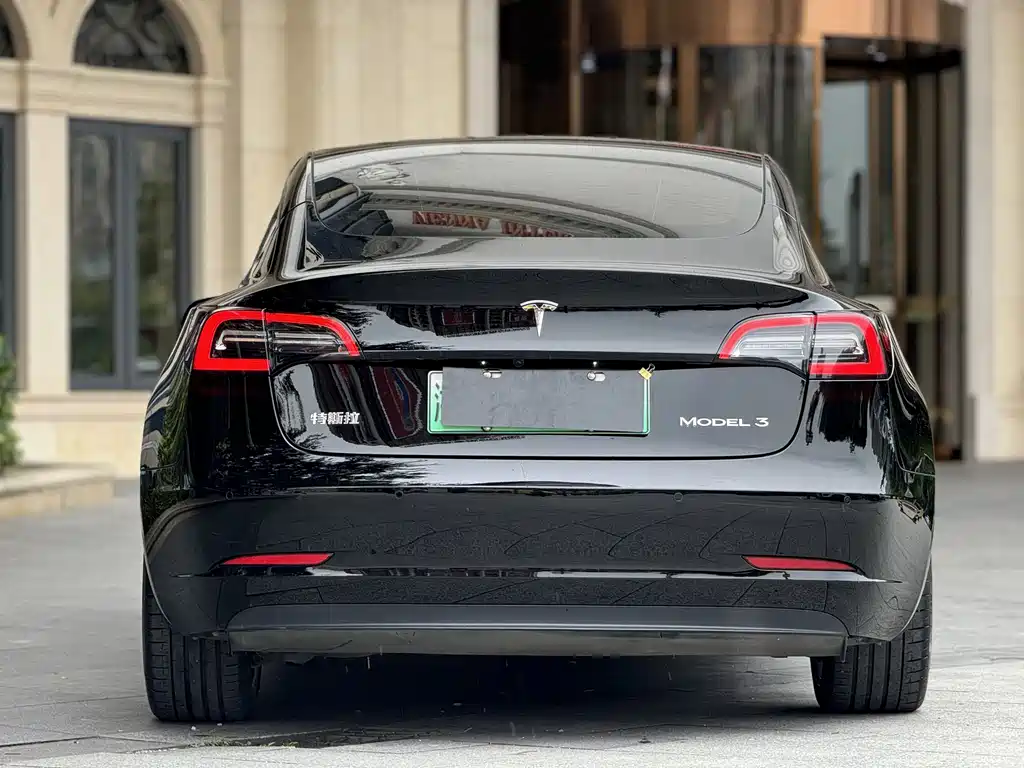 Tesla Model 3 2022 — фото 10