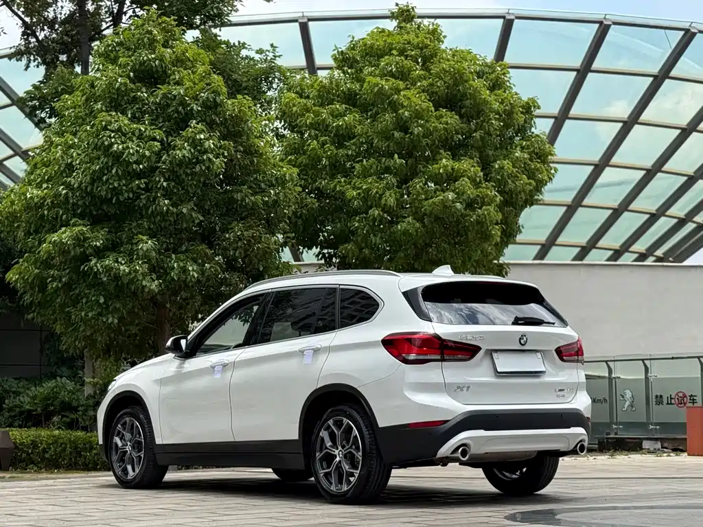 BMW X1 2021 — фото 9
