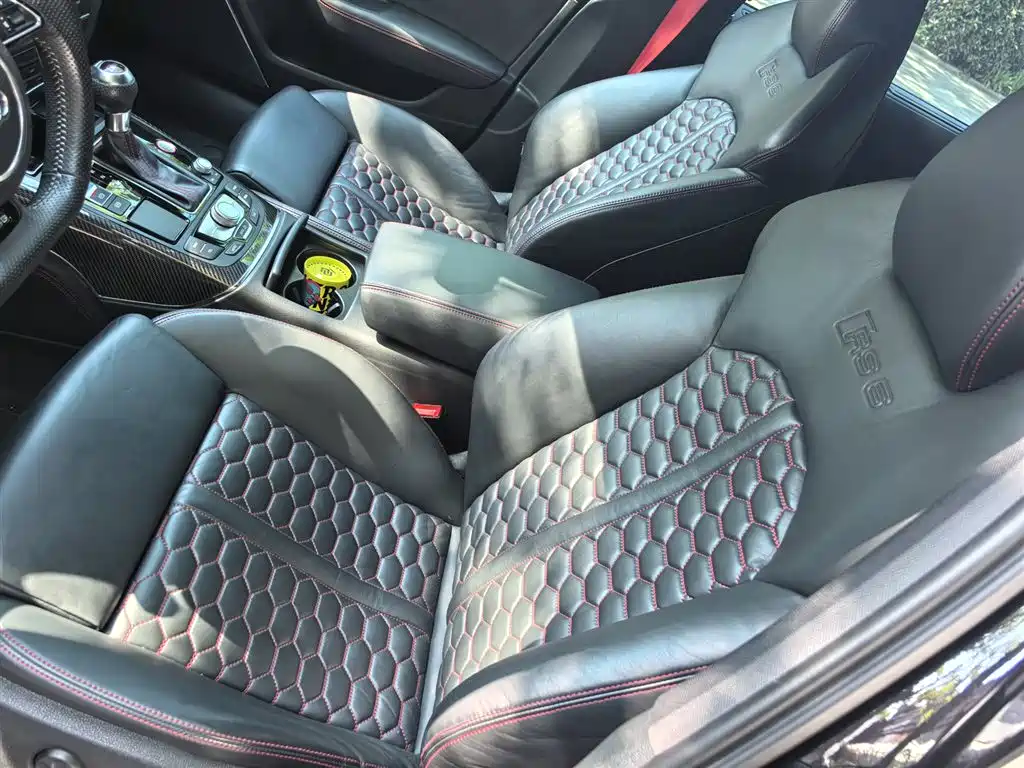 Audi RS 6 2018 — фото 11