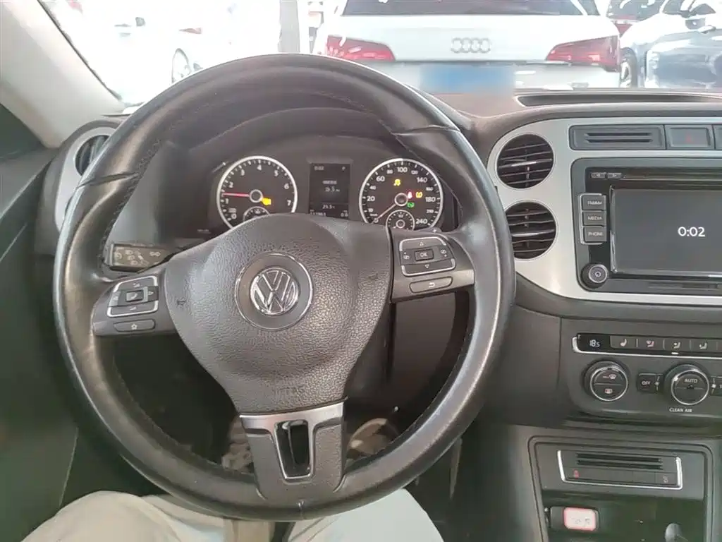 Volkswagen Tiguan 2016 — фото 10