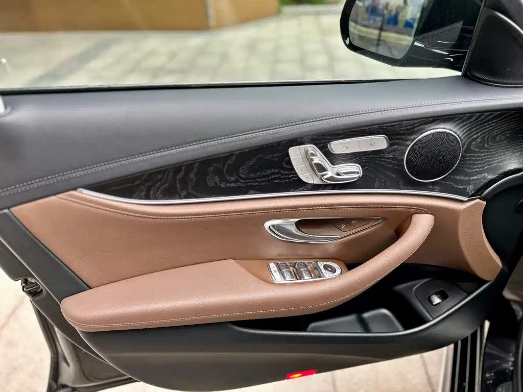 Mercedes-Benz E-Class 2017 — фото 12