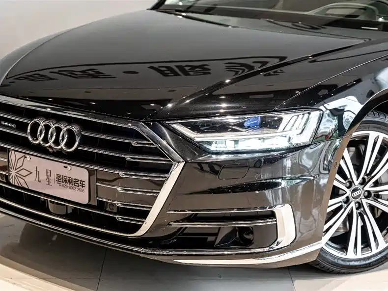 Audi A8 2021 — фото 22