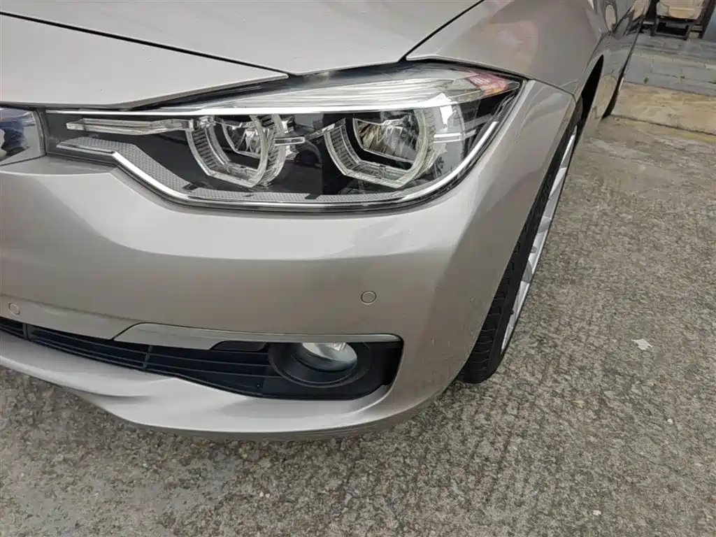 BMW 3 Series 2018 — фото 18