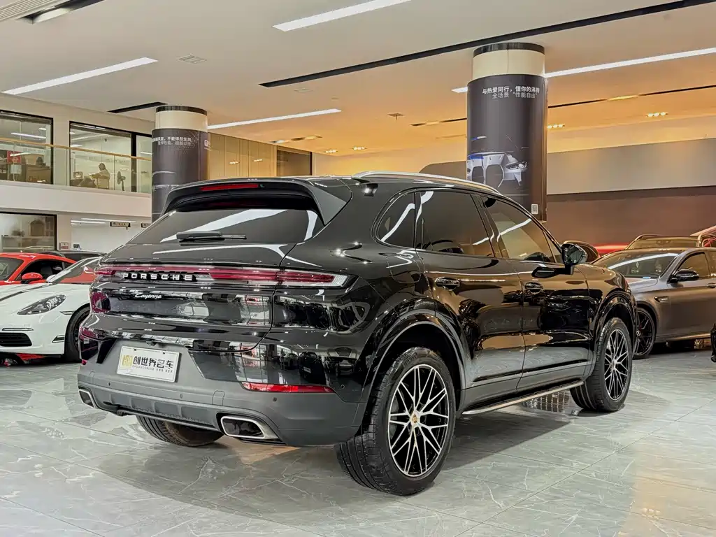 Porsche Cayenne 2025