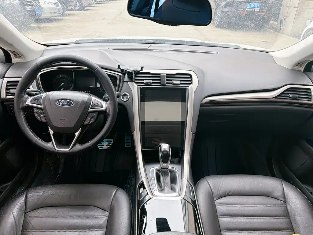 Ford Mondeo 2016 — фото 12