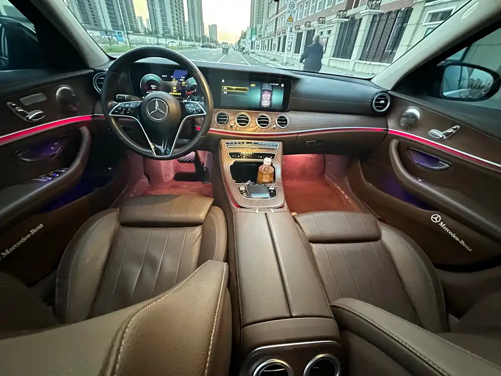 Mercedes-Benz E-Class 2023 — фото 6