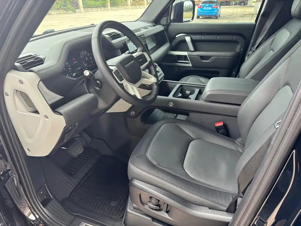 Land Rover Defender 2022
