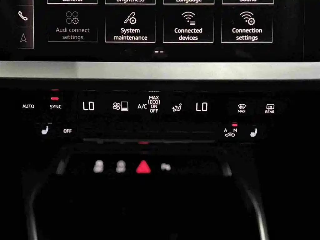 Audi A3 2023 — фото 16