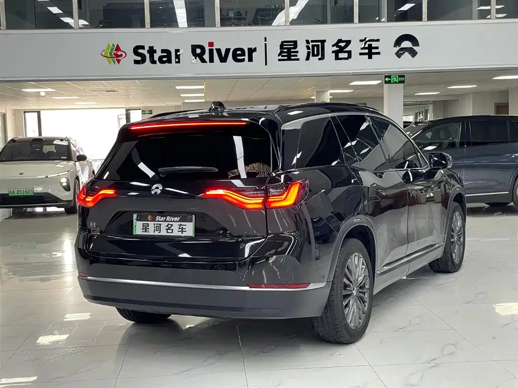 NIO ES8 2022