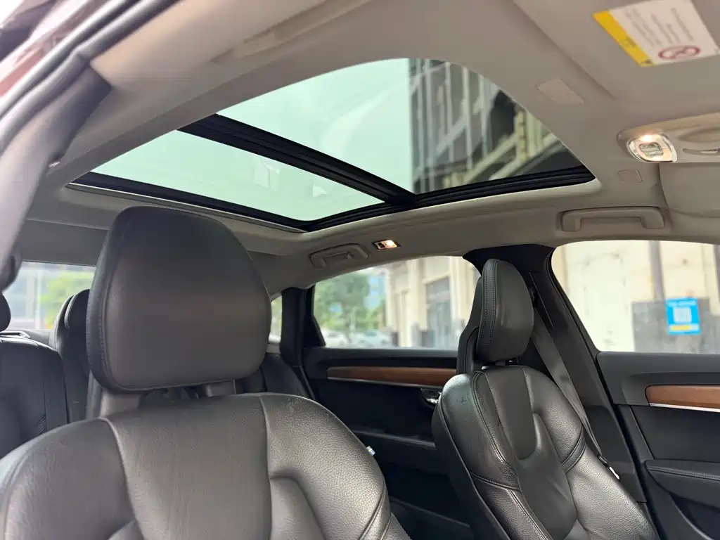 Volvo S90 2017 — фото 18