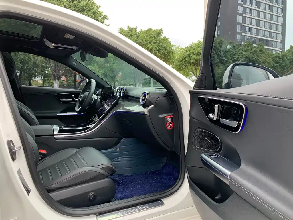 Mercedes-Benz C-Class 2024 — фото 14