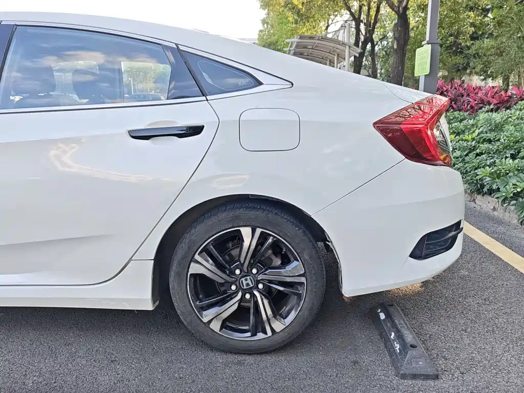 Honda Civic 2020 — фото 25