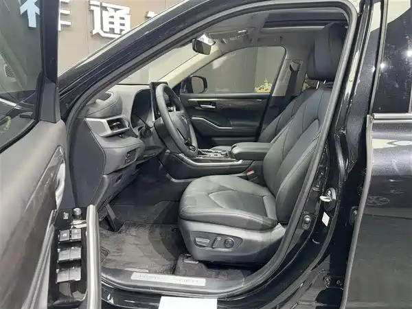 Toyota Highlander 2025