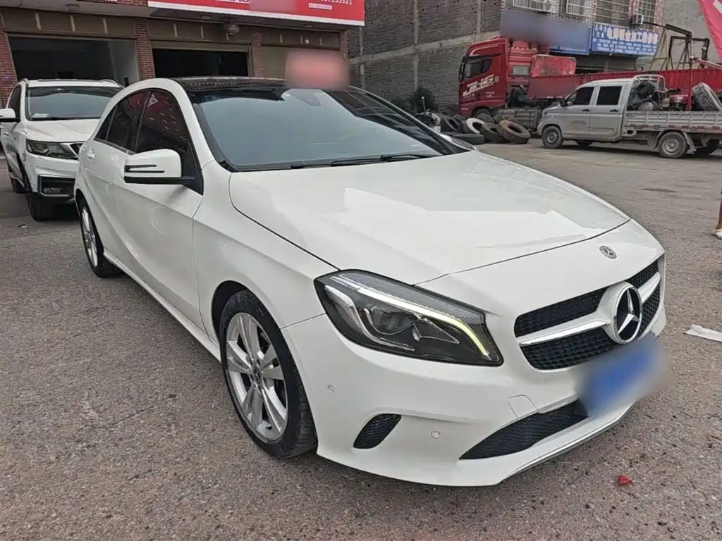 Mercedes-Benz A-Class 2017 — фото 4