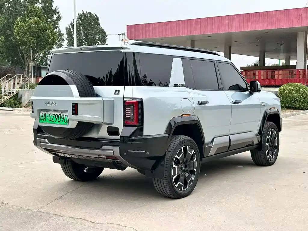 Fang Cheng Bao Leopard 8 2024