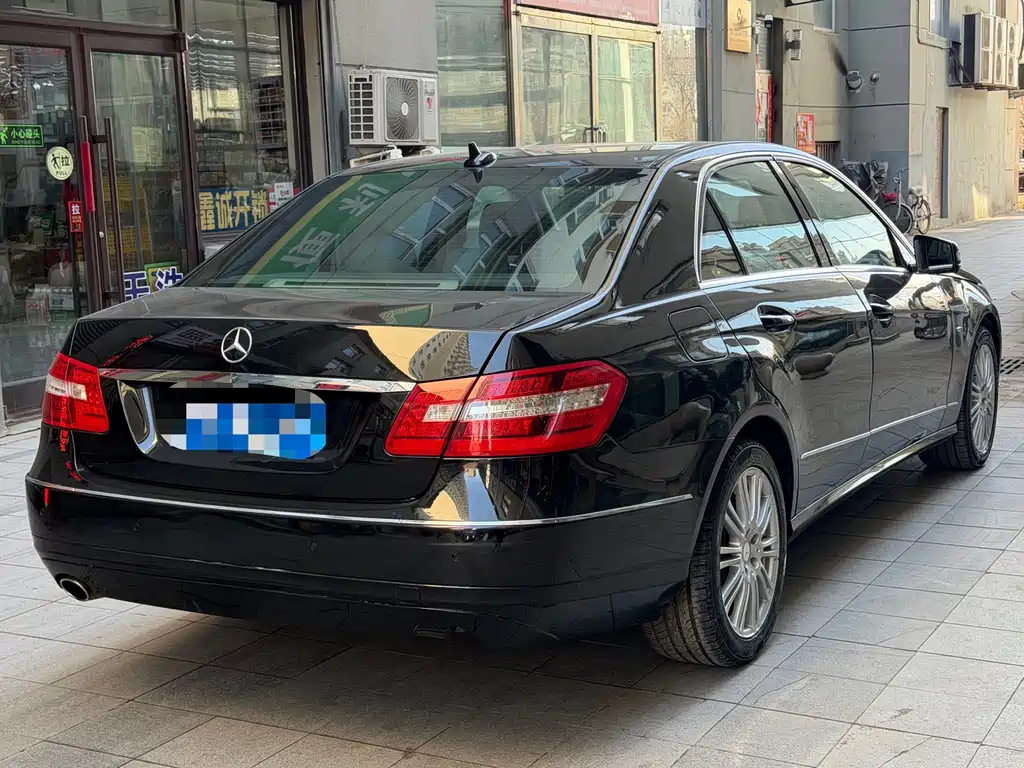 Mercedes-Benz E-Class 2010