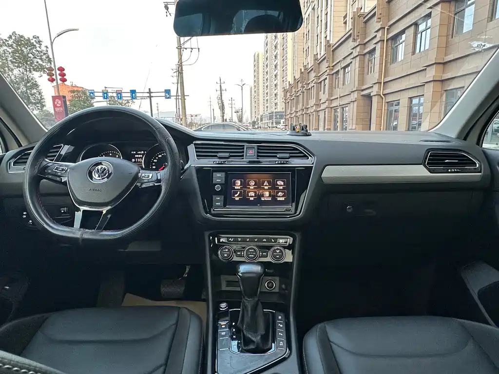 Volkswagen Tiguan L 2019 — фото 9