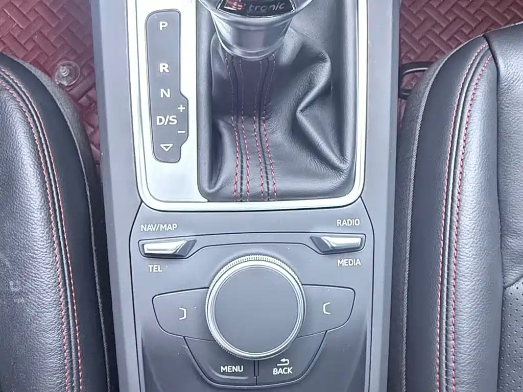 Audi Q2L 2022 — фото 9