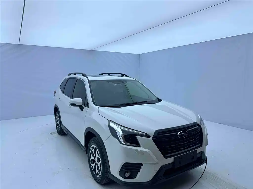 Subaru Forester 2023 — фото 3