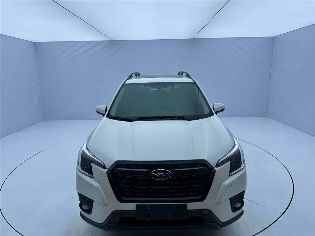 Subaru Forester 2023 — фото 2